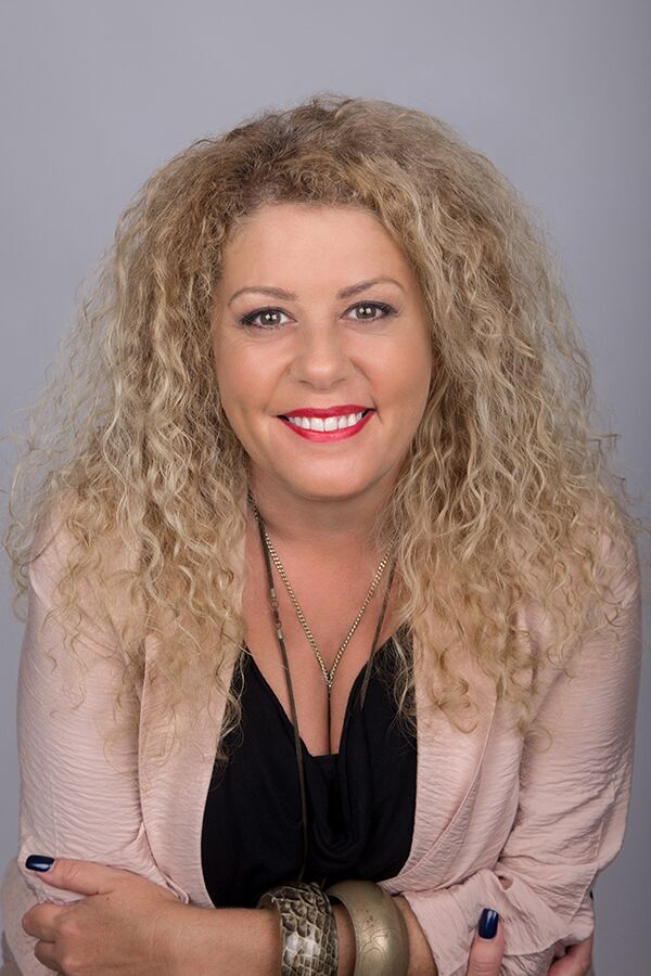 Dr Lynette Maguire